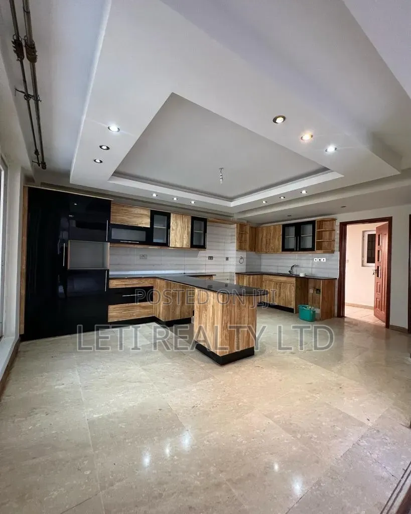 5bdrm Townhouse / Terrace in Muthangari for rent