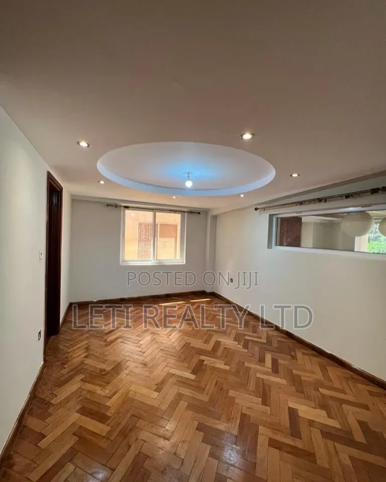5bdrm Townhouse / Terrace in Muthangari for rent