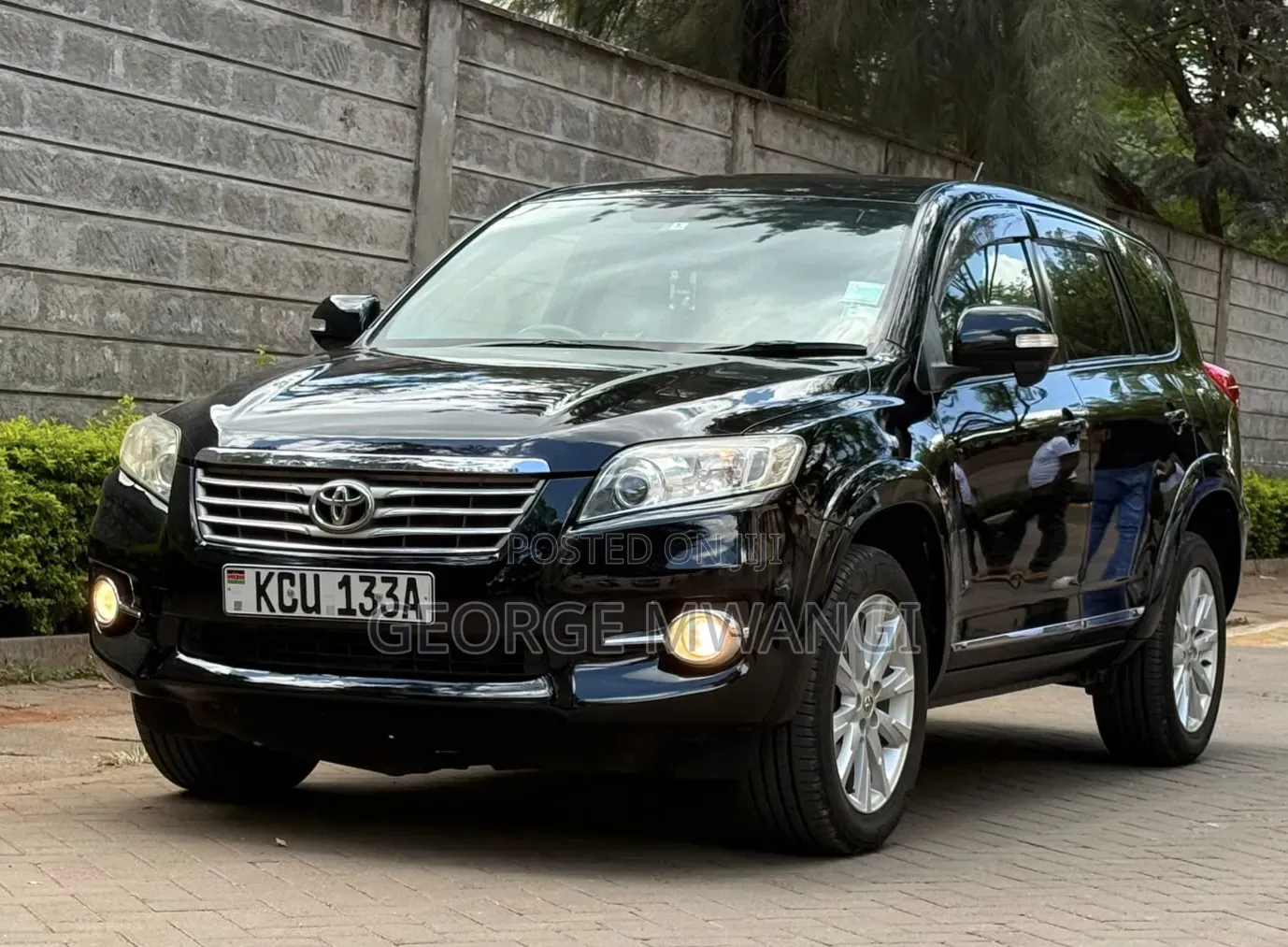 Toyota Vanguard 2013 Black