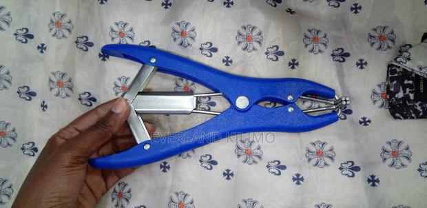 Castration Plastic Elastrator for Rubber Rings