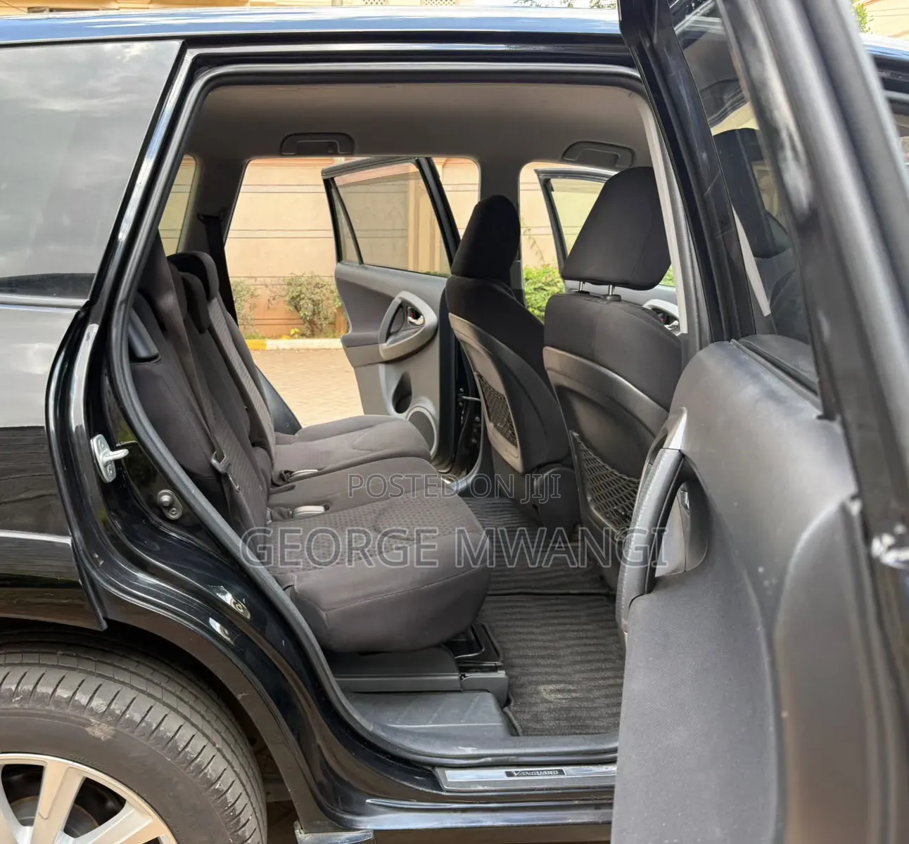 Toyota Vanguard 2013 Black