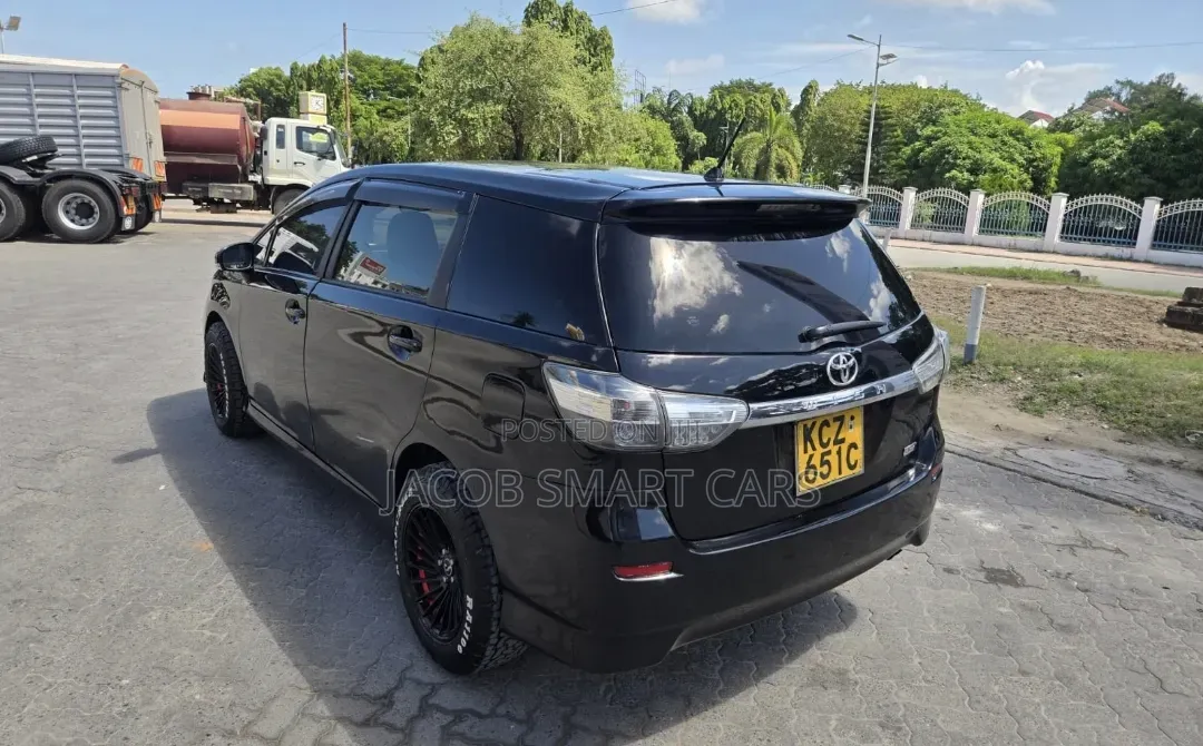 Toyota Wish 2013 Black