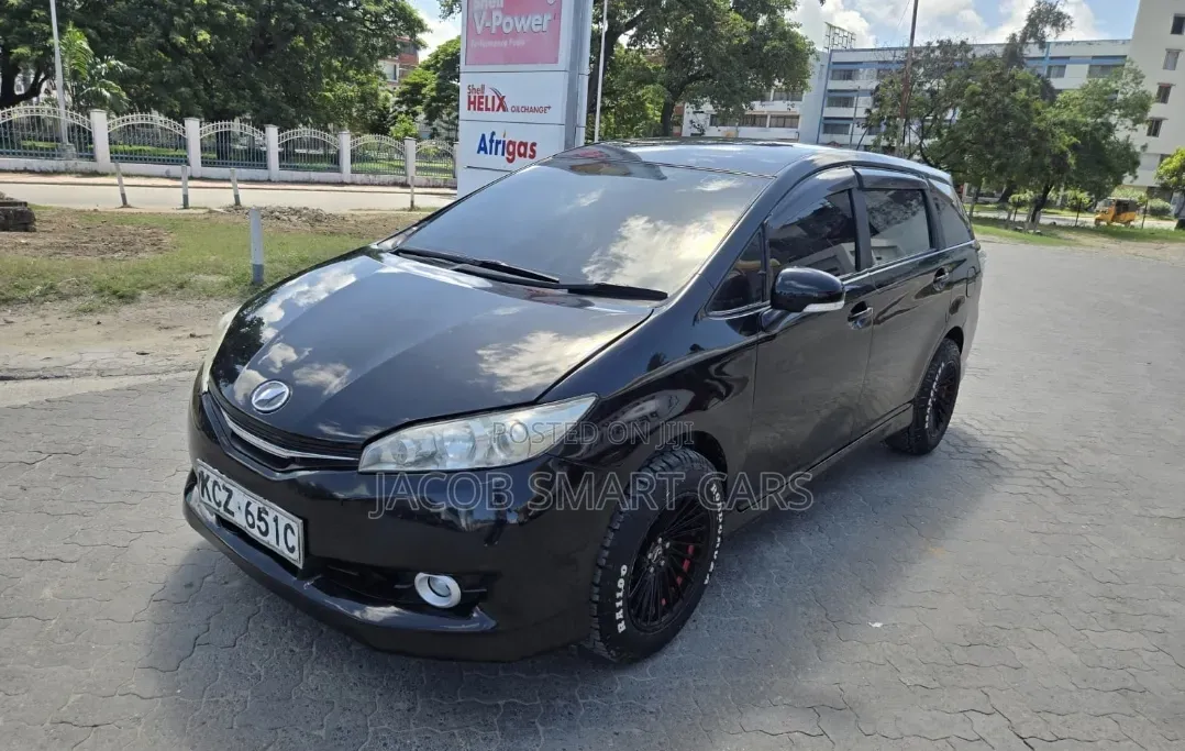 Toyota Wish 2013 Black