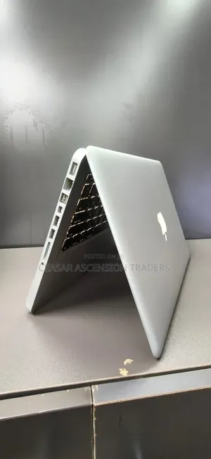 Laptop Apple MacBook 2012 8GB Intel Core i5 SSD 256GB