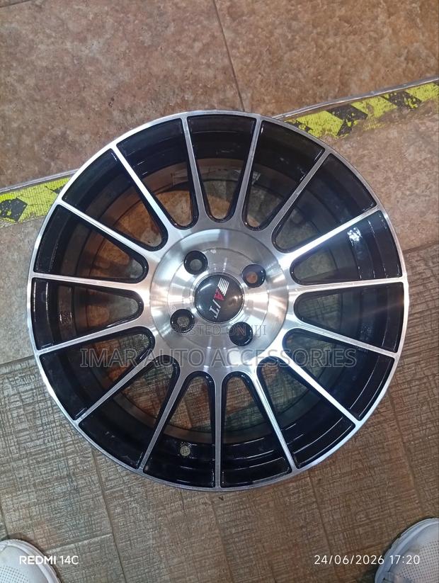 15-Inch 4-Hole a/T Style Black Machined Multi-Spoke Alloy Wheel Rim