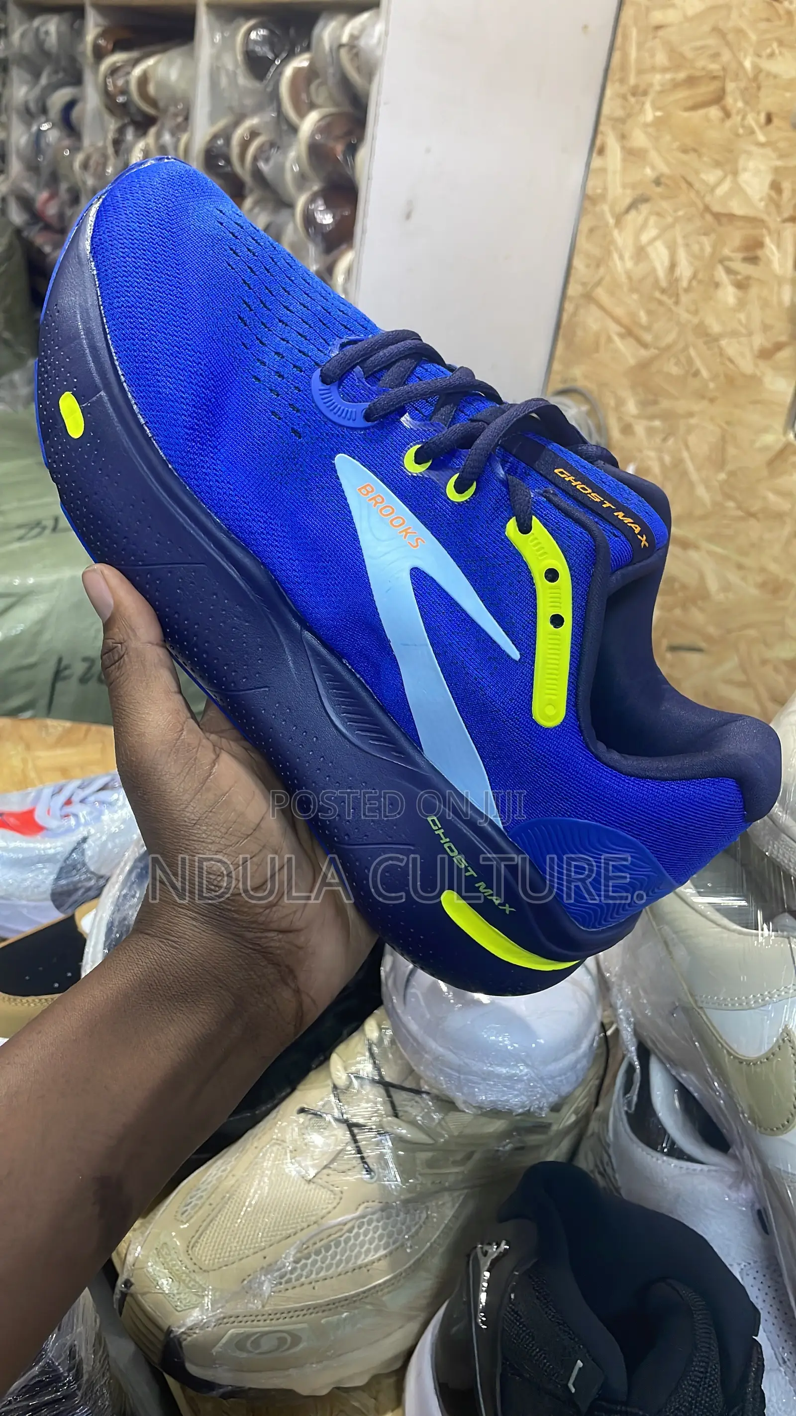 Brooks Sneakers