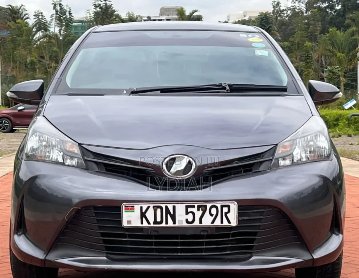 Toyota Vitz 2016 Gray
