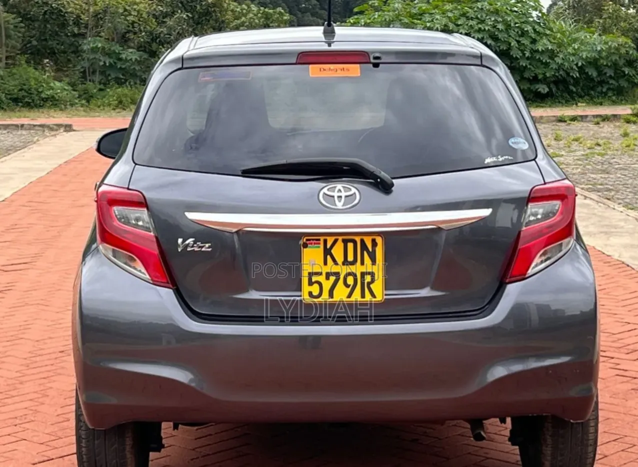 Toyota Vitz 2016 Gray