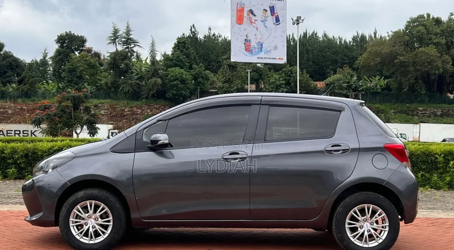 Toyota Vitz 2016 Gray