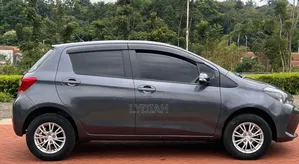 Toyota Vitz 2016 Gray