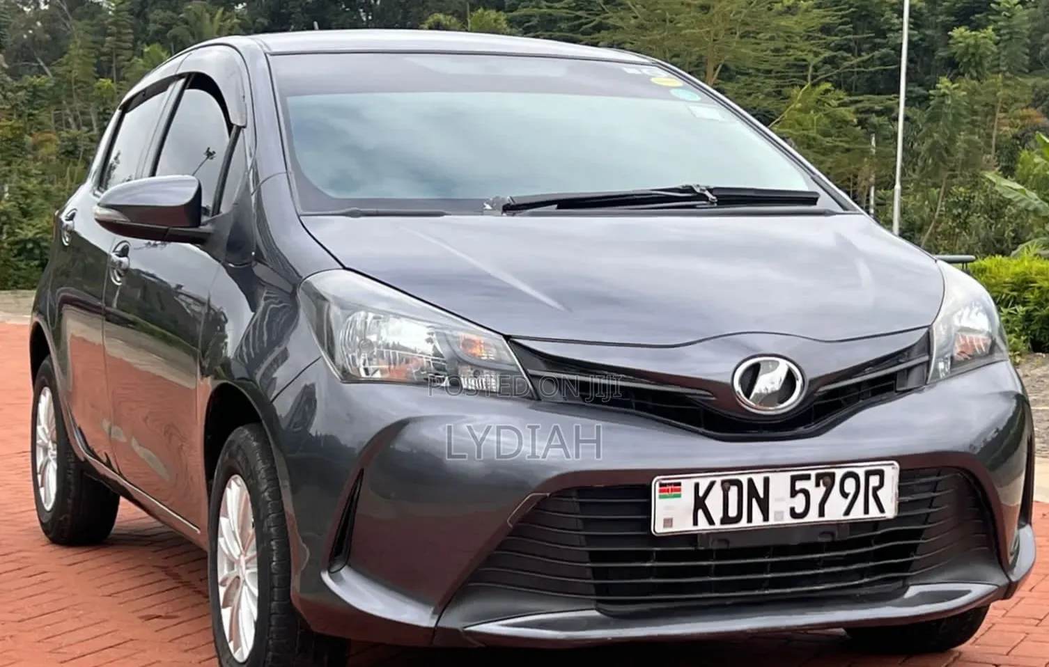 Toyota Vitz 2016 Gray