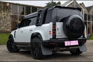 Land Rover Defender X-Dynamic HSE 2022 White
