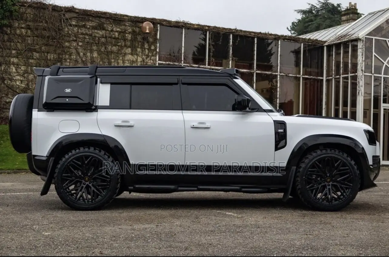 Land Rover Defender X-Dynamic HSE 2022 White