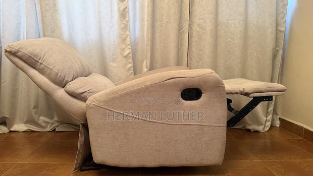 One Seater Recliner - thumbnail 2