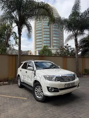 Toyota Fortuner 2013 White