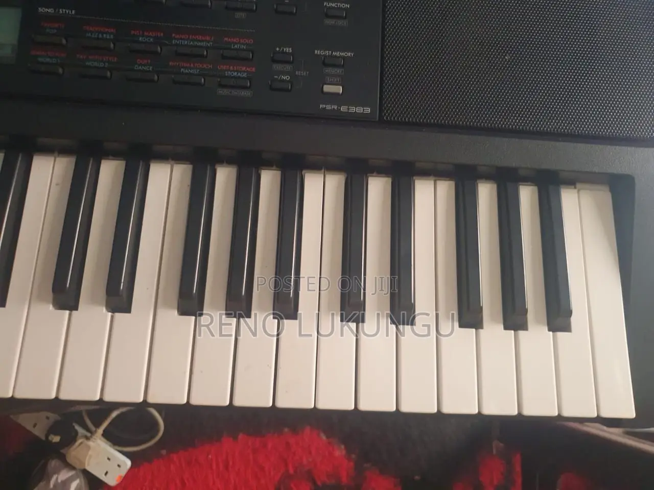 Yamaha PSR E383