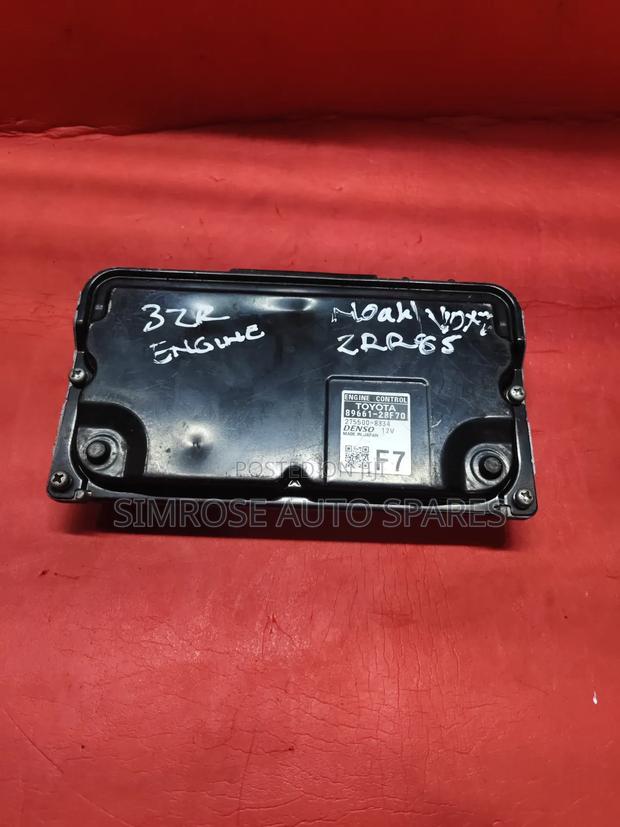 Noah/Voxy 3zr Zrr85 Ecu