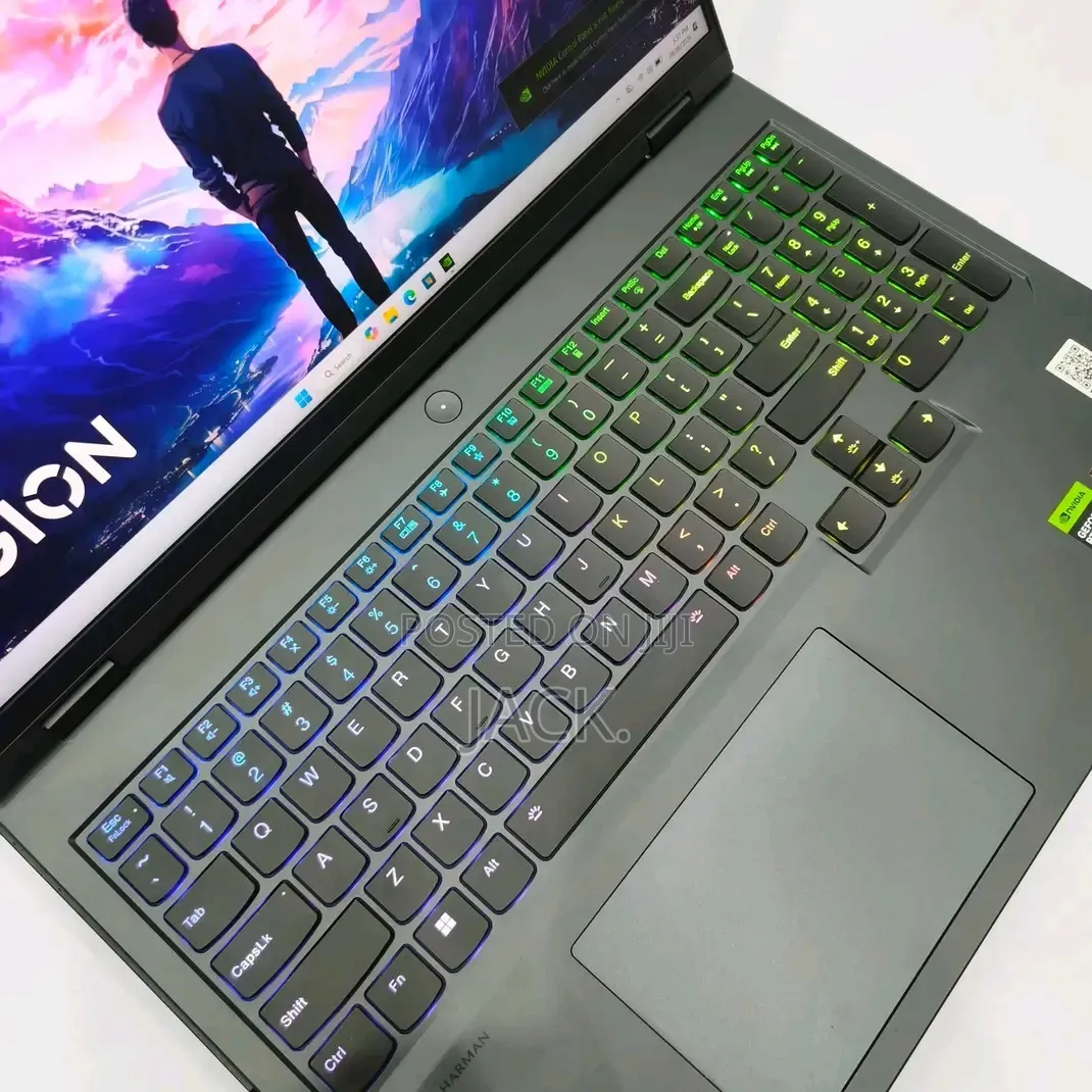 Laptop Lenovo Legion Pro 7 16GB AMD Ryzen 9 SSD 1T