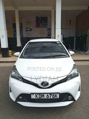Toyota Vitz 2016 White