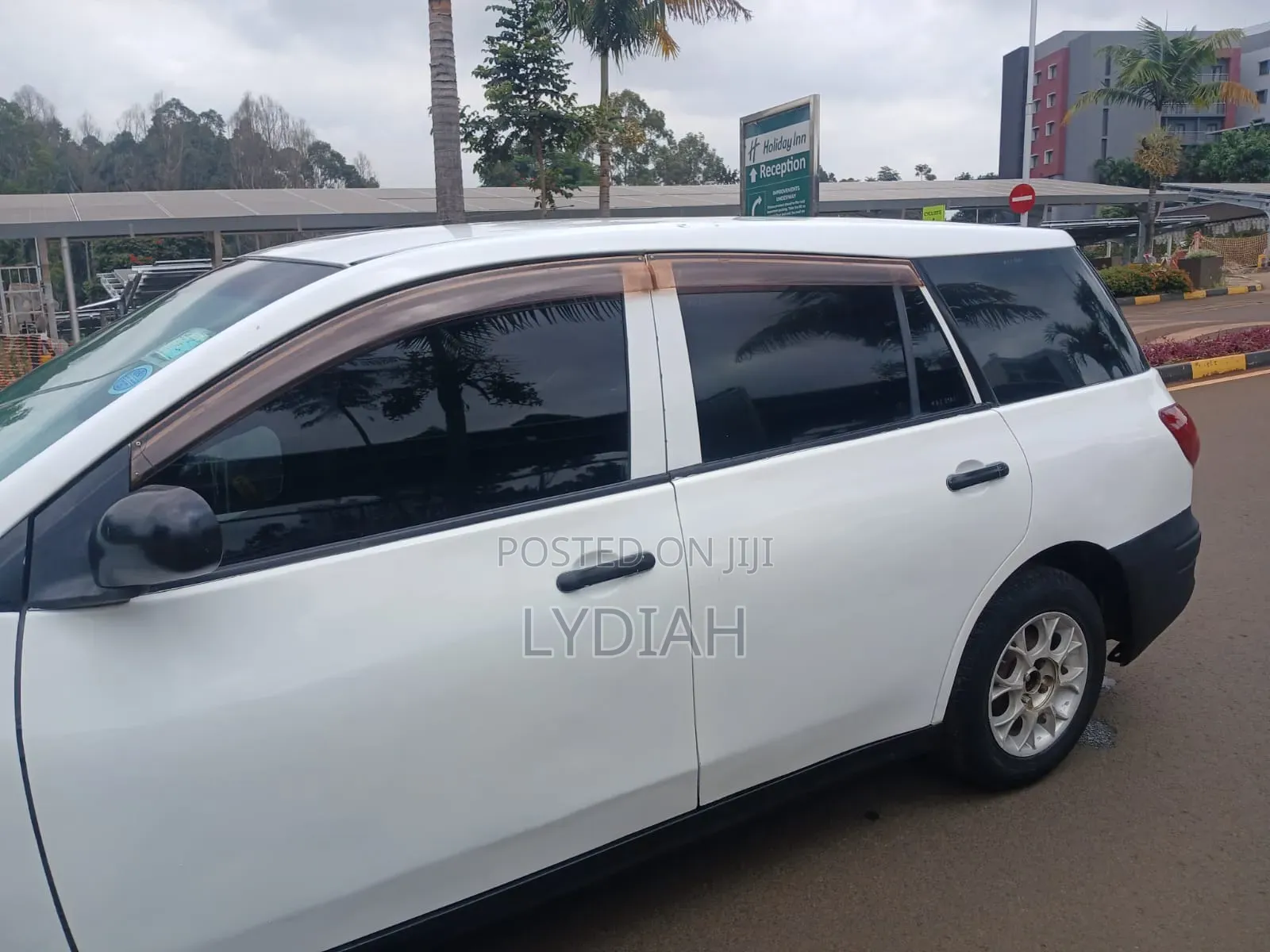 Nissan Advan 2006 White