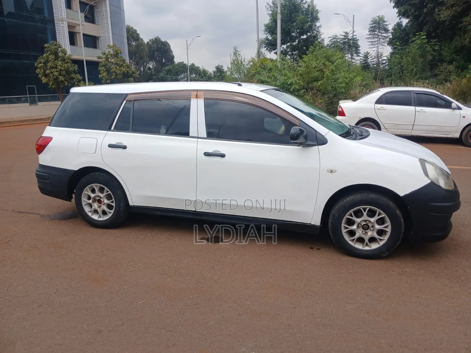 Nissan Advan 2006 White