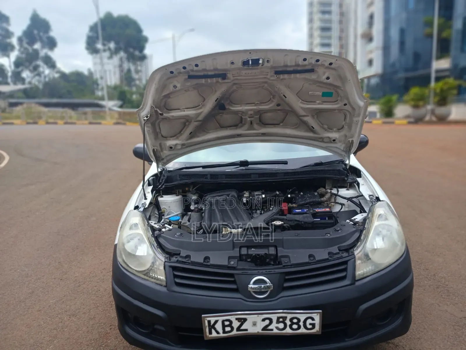 Nissan Advan 2006 White