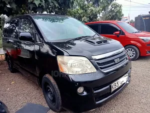 Toyota Noah 2006 Black