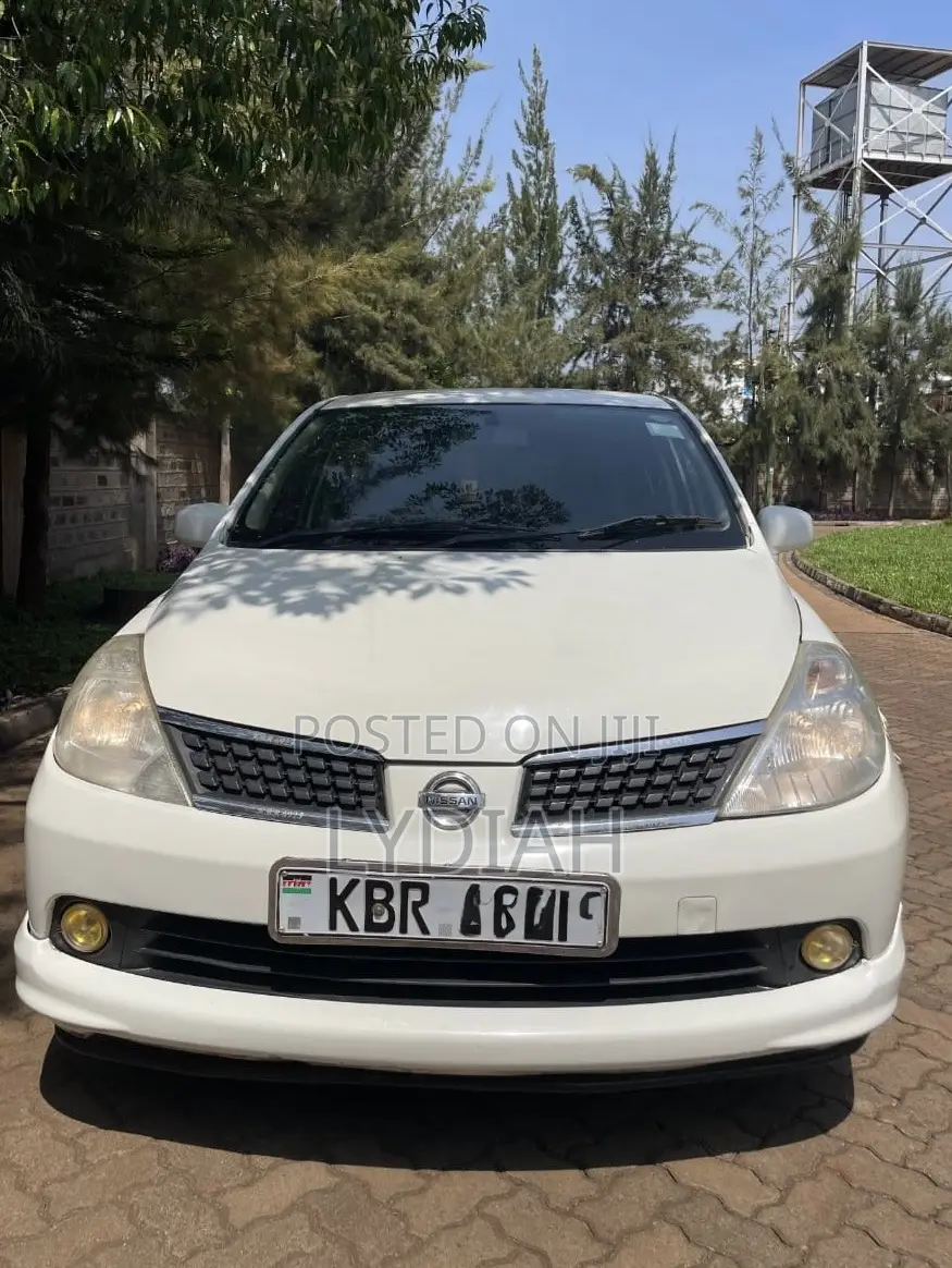 Nissan Tiida 2015 White