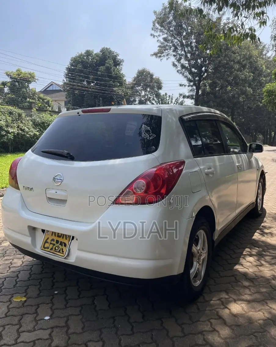 Nissan Tiida 2015 White