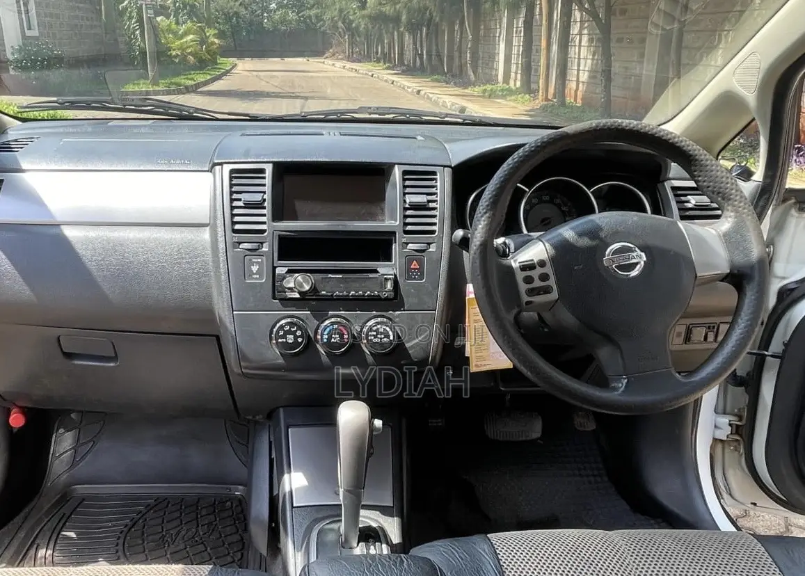 Nissan Tiida 2015 White