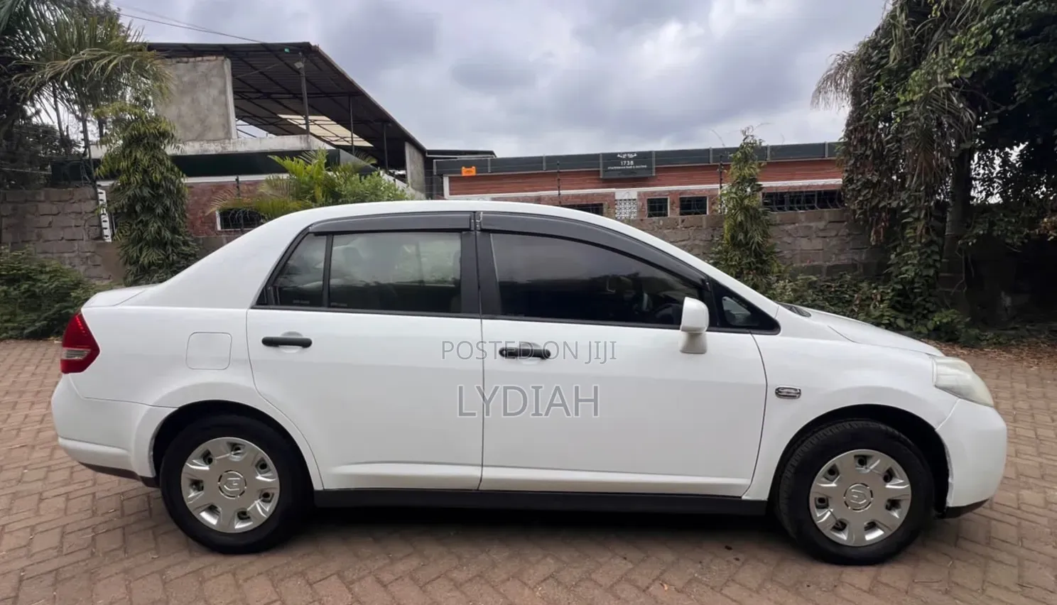 Nissan Tiida 2015 White