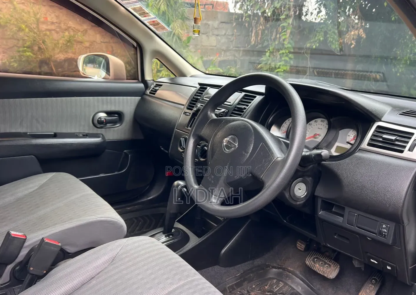 Nissan Tiida 2015 White