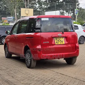 Toyota Sienta 2013 Red