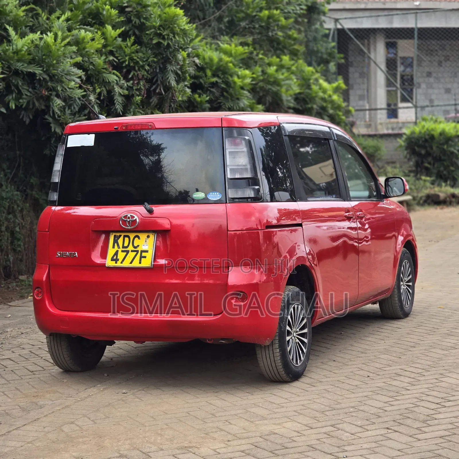 Toyota Sienta 2013 Red