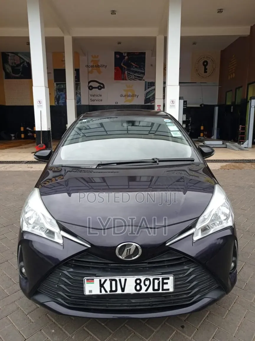 Toyota Vitz 2018 Black