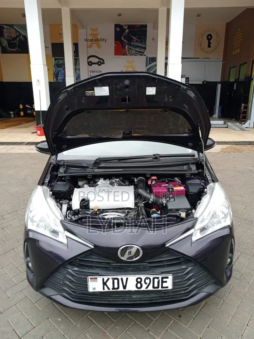 Toyota Vitz 2018 Black
