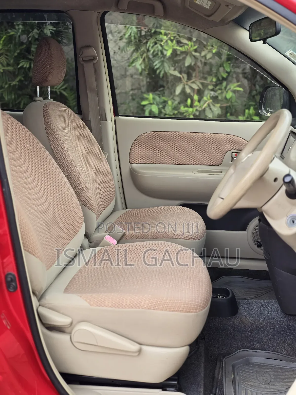 Toyota Sienta 2013 Red