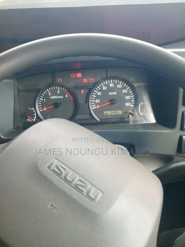 Isuzu NQR Truck 2022 White - thumbnail 5