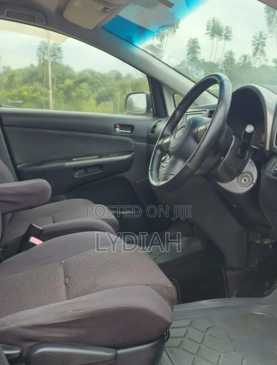 Toyota Wish 2004 Gray