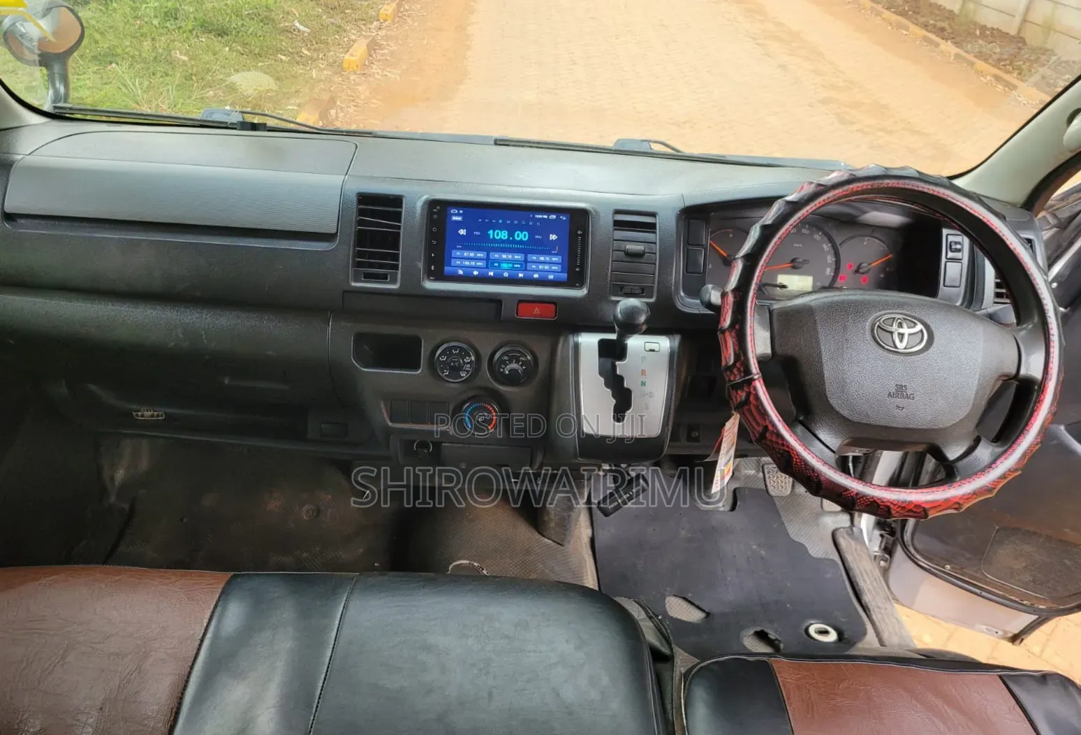 Toyota HiAce 2014