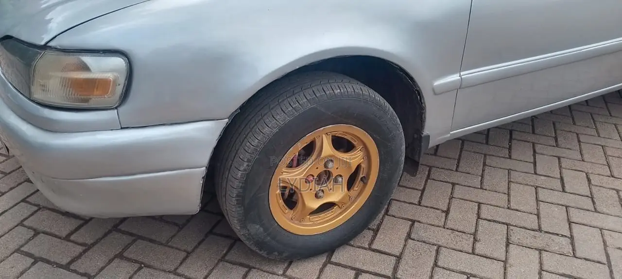 Toyota Corolla 2001 Silver