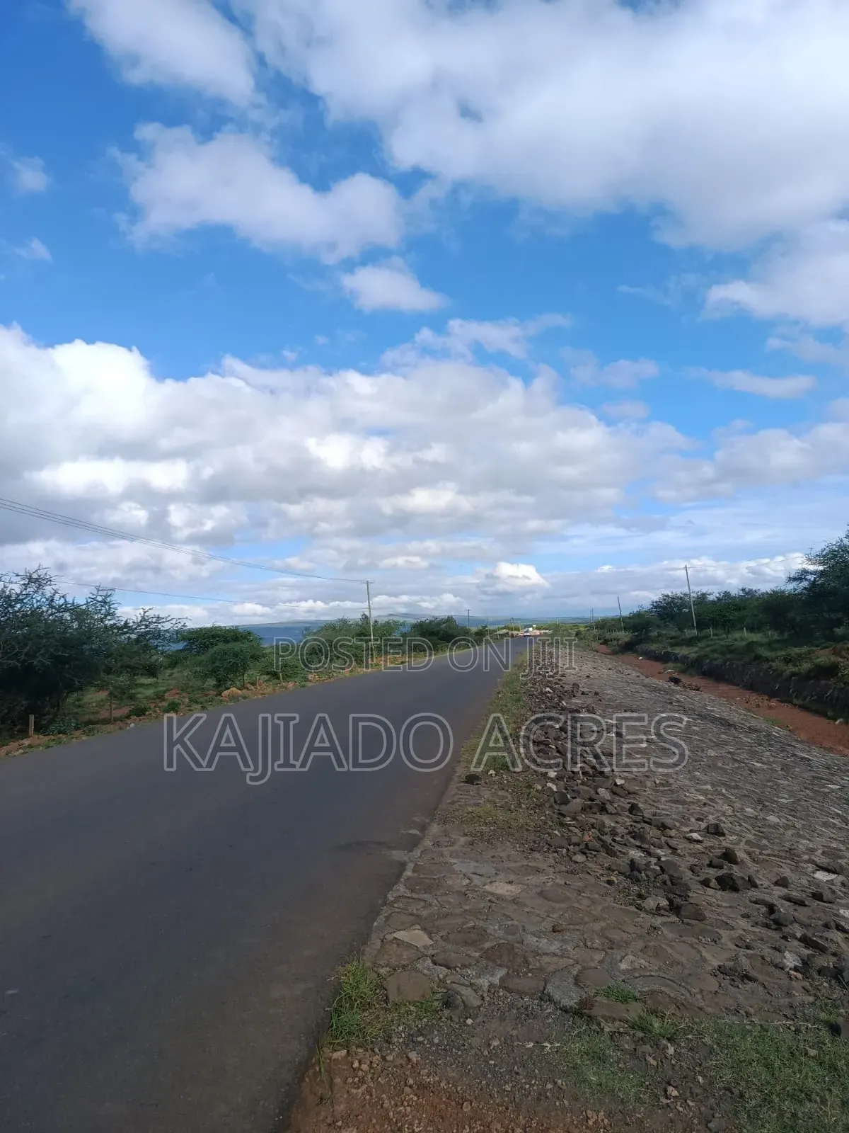 10 Acres Ewuaso Kedong Touching Tarmac