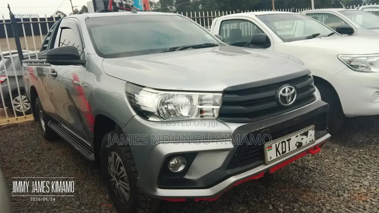 Toyota Hilux 2017 Gray
