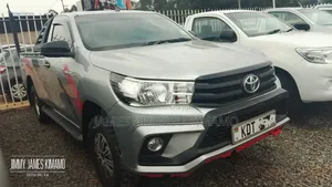 Toyota Hilux 2017 Gray