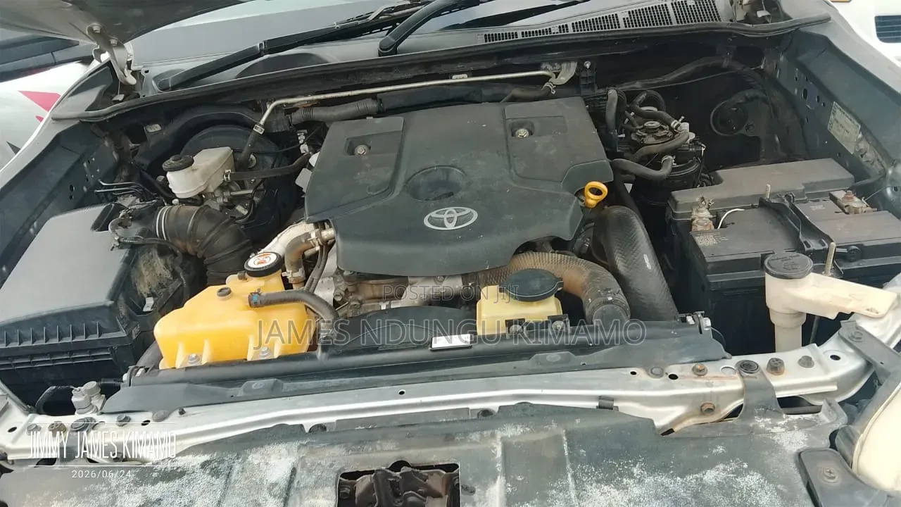 Toyota Hilux 2017 Gray