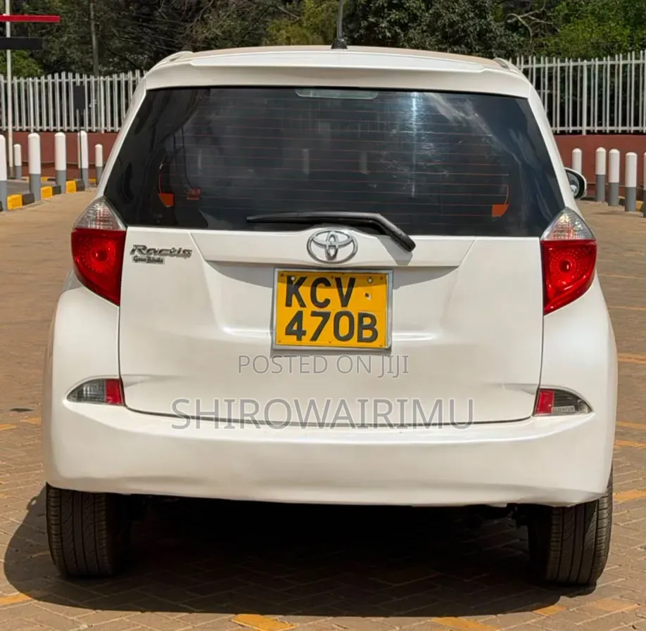 Toyota Ractis 2012 Pearl
