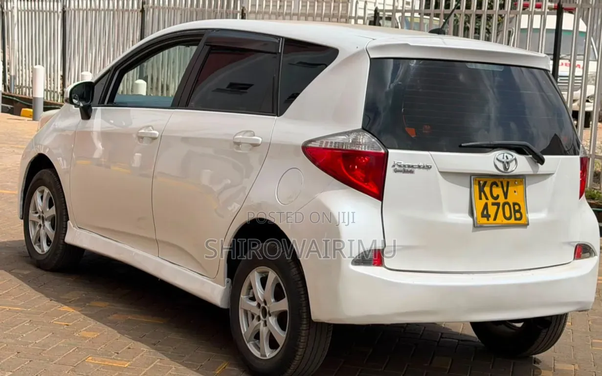 Toyota Ractis 2012 Pearl
