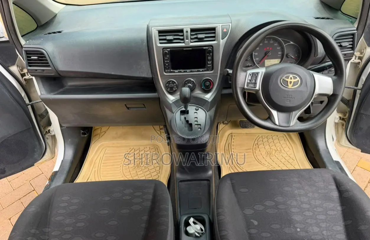Toyota Ractis 2012 Pearl