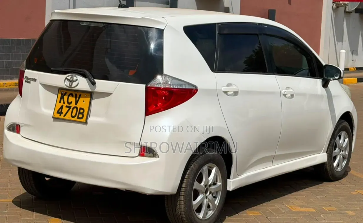 Toyota Ractis 2012 Pearl