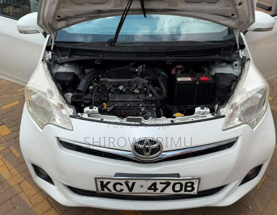 Toyota Ractis 2012 Pearl